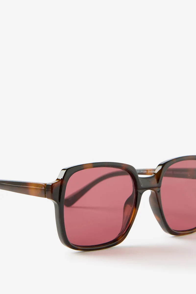 روبي نظارات شمسية مربعة كبيرة جورجيا